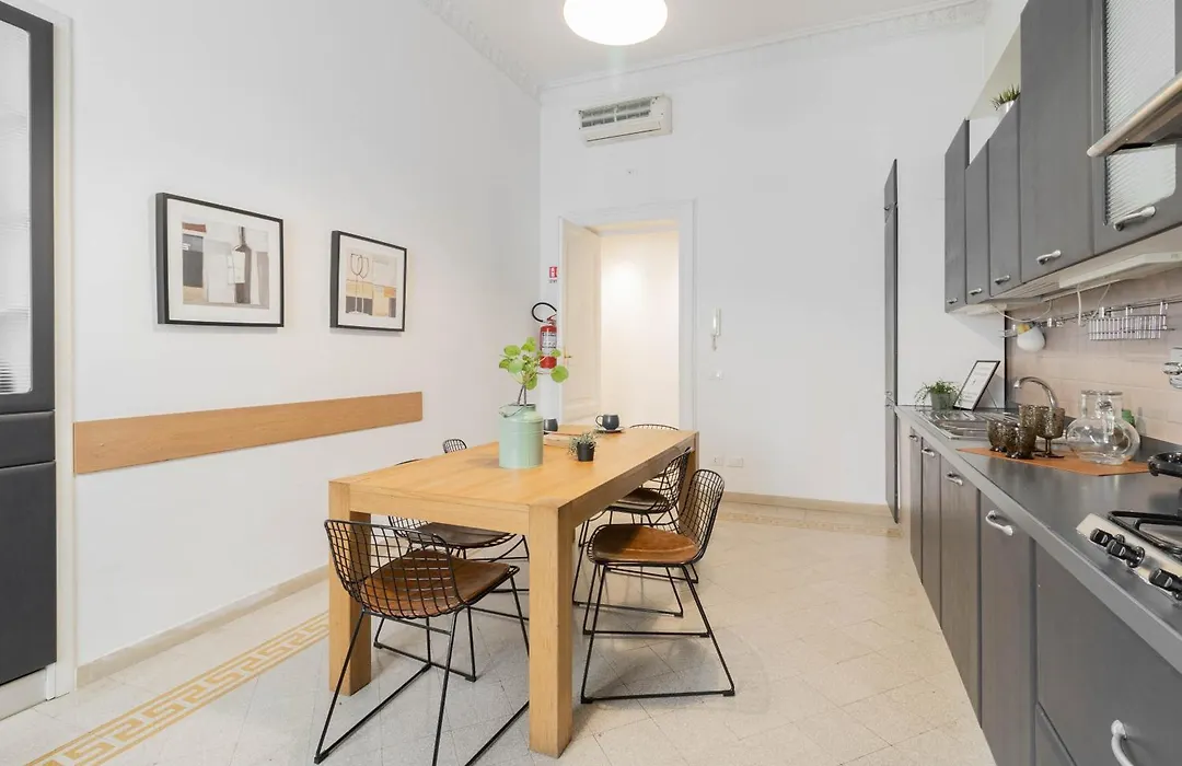 Luxury Spagna Apartments-1