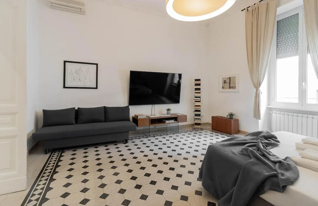 Luxury Spagna Apartments-1