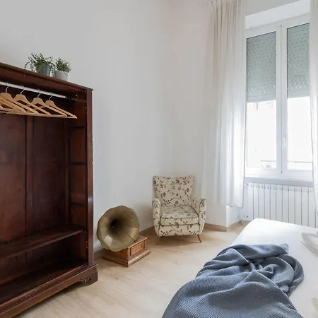 Luxury Spagna Apartments-3